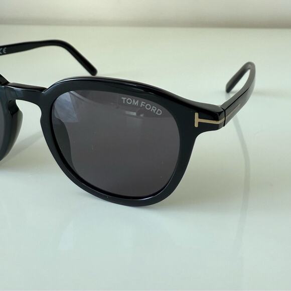 NEW!!! Tom Ford Pax TF816 01A unisex sunglasses Authentic - Picture 3 of 8